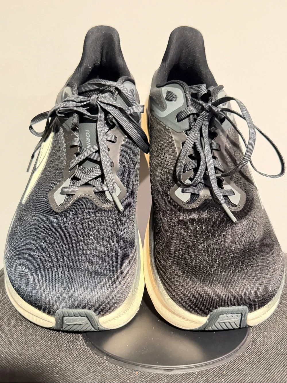 Worn 3 times, Men's Size‎ 10.5 ALTRA Torin 8 Running Sneaker!